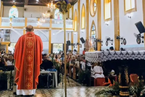Celebração religiosa na igreja matriz de Arari. Foto: Hélio Barbosa Dias (Instagram: heliobdias